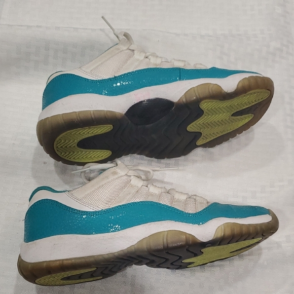 Jordan 11 Retro Low Aqua Safari - Picture 5 of 11